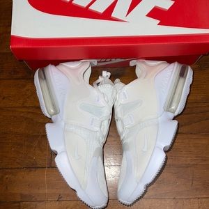 WMNS Nike Air Max Infinity